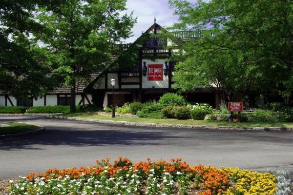 LODGE HOTEL AND CONFERENCE CENTER (Bettendorf)